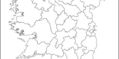 En branco mapa de irlanda con county fronteiras